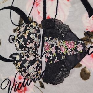NWOT Victoria's secret bra and NWT Panty set, 32DD and Medium Panty